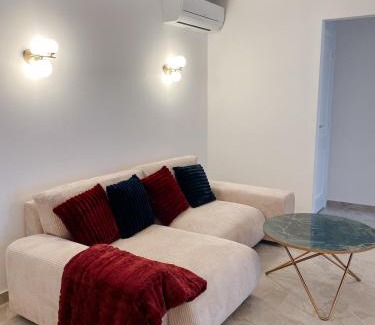 Villefranche-sur-Mer Apartment | Appartement de luxe climatisé, parking & 2 balcons