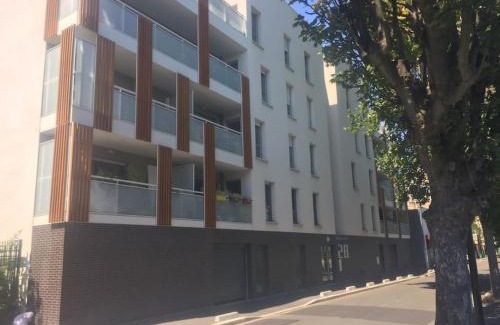 L'Ile-Saint-Denis Apartment | Appartement en bord de Seine très calme
