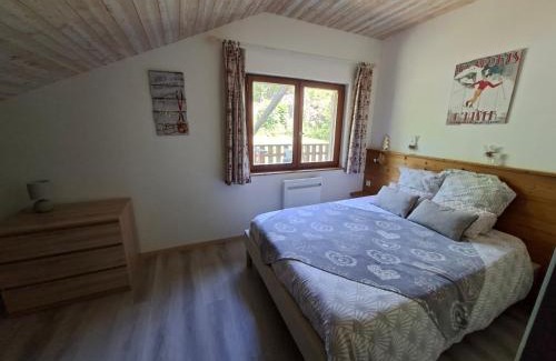 Enchastrayes Bed & Breakfast | appartement indépendant chalet "les Ormes"