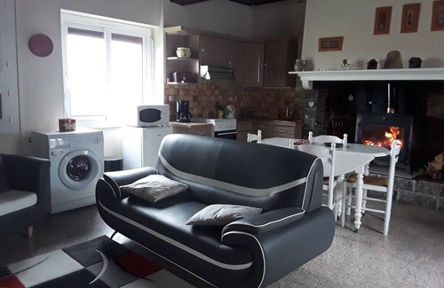 Lagarde Apartment | Appartement Indépendant à la Ferme, Proche des Montagnes
