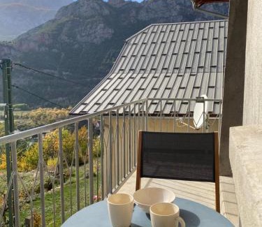 La Roche-de-Rame Apartment | Appartement Le Lauzet