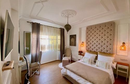 Al Hoceima Apartment | Appartement LOUIS XIV avec HAMMAM SAUNA JACCUZI PRIVATISÉ TOTALEMENT GRATUIT SANS SUPPLÉMENT !