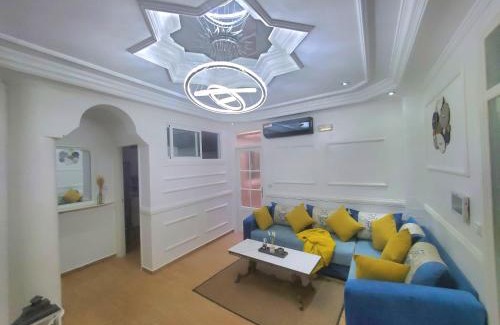Al Hoceima Apartment | Appartement LOUIS XIV avec HAMMAM SAUNA JACCUZI PRIVATISÉ TOTALEMENT GRATUIT SANS SUPPLÉMENT !