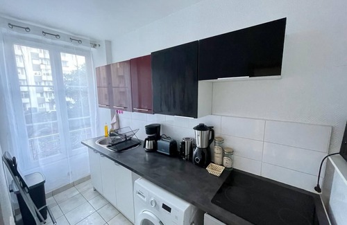 Le Bourget Apartment | Appartement Lumineux 3 Pièces au Pied de la Gare RER du Bourget