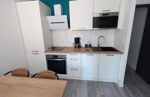 La Jetee Apartment | Appartement moderne avec climatisation et parking au cœur de Canet Plage - FR-1-732-91