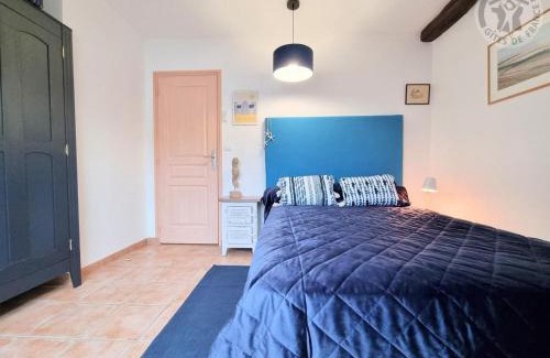 Rambouillet Apartment | Appartement mansardé rénové à Rambouillet, 2 chambres, tout inclus, proche château et gare. - FR-1-527-47