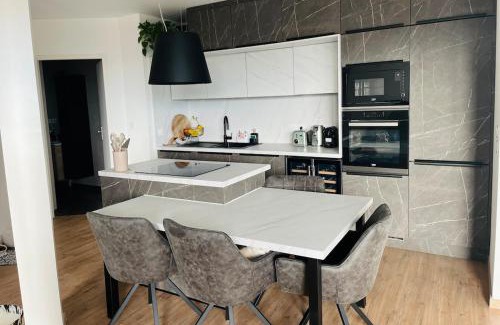 La Rochelle Apartment | Appartement moderne avec deux chambres et parking