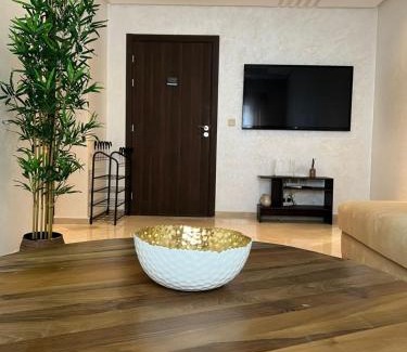 Oulad Khallouf Apartment | Appartement neuf & moderne avec clim, piscine & balcon,Proche Jemaa el-Fna & Guéliz