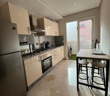 Oulad Khallouf Apartment | Appartement neuf & moderne avec clim, piscine & balcon,Proche Jemaa el-Fna & Guéliz