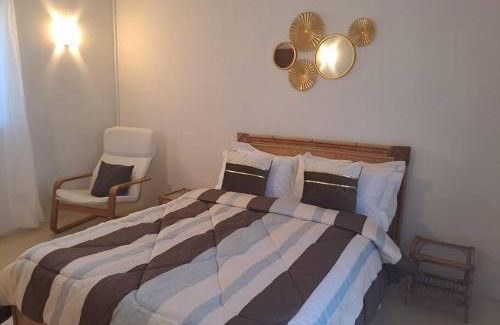 Albion Apartment | Appartement paisible avec jardin & piscine