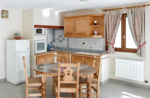 Saint-Crepin Apartment | Appartement paisible à Saint-Crepin avec vue sur la montagne