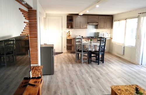 Rives Apartment | Appartement Paisible qui Offre un Séjour Détente Pour Toute la Famille
