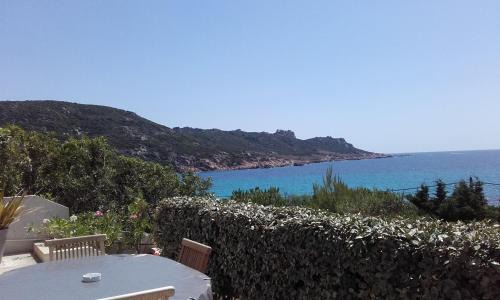 Tizzano Apartment | APPARTEMENT PIED DANS L EAU ET VUE MER MAGNIFIQUE