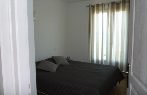 Tizzano Apartment | APPARTEMENT PIED DANS L EAU ET VUE MER MAGNIFIQUE
