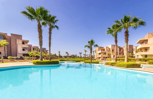 Menara Apartment | Appartement Pied Dans L'eau - Jardin Privée