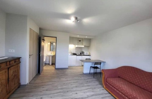 Grazac Apartment | Appartement Pour 2 Personnes "La Tanière"