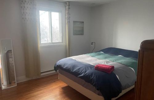 Laval-des-Rapides Apartment | Appartement près du Métro