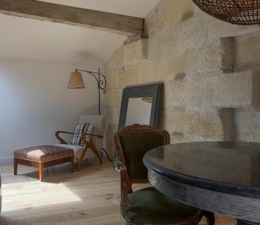 Libourne Bed & Breakfast | Appartement privé dans un hôtel particulier d'hôtes avec piscine & spa Libourne, Saint-Emilion