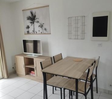 Saint-Geniez-d'Olt Apartment | Appartement Résidence avec piscine