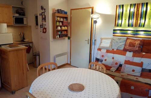 La Joue du Loup Apartment | Appartement rénové 3 pièces avec garage - La Joue du Loup - FR-1-504-158