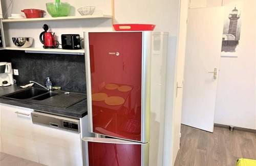 Perros-Guirec Apartment | Appartement rénové, bien équipé à 500m de la plage de Trestrignel et du centre-ville de Perros-Guirec - FR-1-368-241