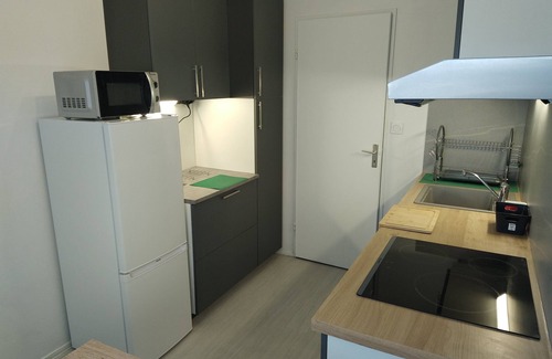Novel Apartment | Appartement Rénové en 2024 Dans Immeuble Résidentiel, Dominant, au 11ème Étage