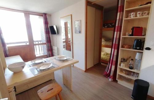 Montalbert Apartment | Appartement rénové en pleine montagne avec accès direct aux pistes - FR-1-181-2829