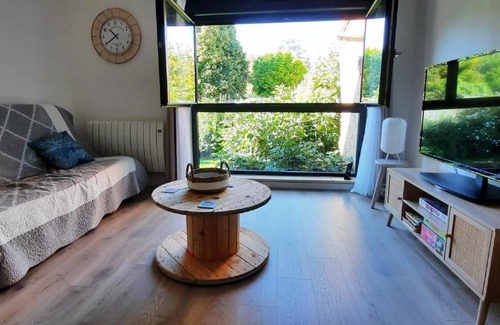 Houdemont Apartment | Appartement rénové totalement - Vue sur jardin - 52 m²