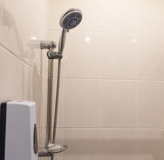 Vorst Apartment | Appartement sous toit lumineux avec garage et 4 pièces en enfilade