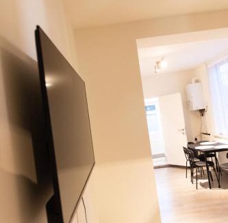 Vorst Apartment | Appartement sous toit lumineux avec garage et 4 pièces en enfilade