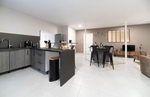 Thiers Apartment | Appartement Spa - Jacuzzi privatif - Fer Rêver 63
