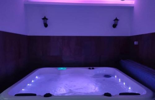 Thiers Apartment | Appartement Spa - Jacuzzi privatif - Fer Rêver 63