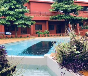 Porto-Novo Apartment | Appartement spacieux à Porto-Novo avec piscine partagée