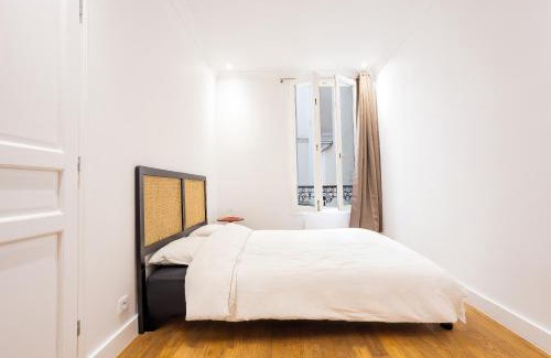 Quartier Sainte-Marguerite Apartment | Appartement spacieux 11eme , rue de la main d'or