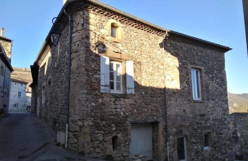 Chateaubourg Apartment | Appartement Spacieux et confortable