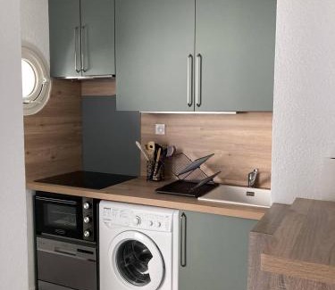 Les Arenes Apartment | Appartement T2 lumineux et moderne avec parking - 4VOIL245 -