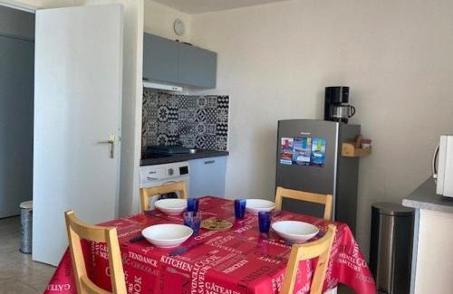 La Figarasse Apartment | Appartement T2 pour 4 Personnes Résidence avec piscine 4EURO213 Nice apartment with swimming pool