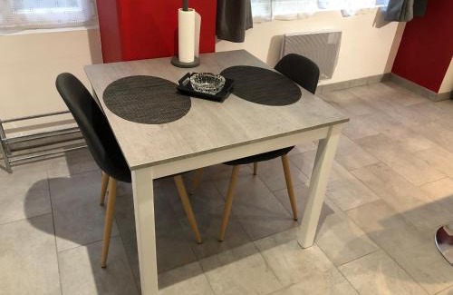 Lagnieu Apartment | Appartement T1 bis Spacieux Chaleureux proche CNPE Centre Ville