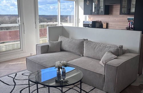 Maurepas Apartment | Appartement T2 48m2 en Résidence Privée Avec Magnifique vue sur la Forêt