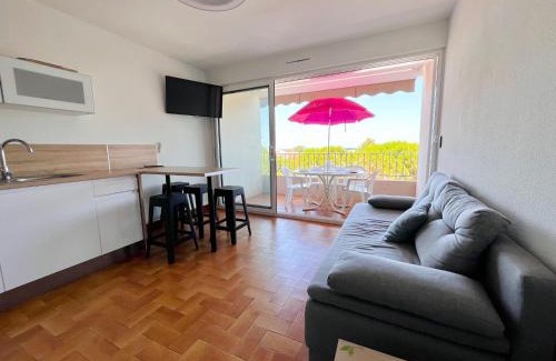 Saint-Cyprien Plage Apartment | Appartement T2 avec Terrasse et Parking - 200m Plage - FR-1-309-478