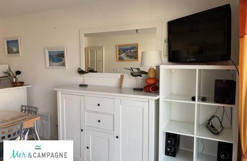 Fort-Mahon-Plage Apartment | Appartement T2 Cabine Proche Plage avec Balcon et Parking Privé - FR-1-482-110