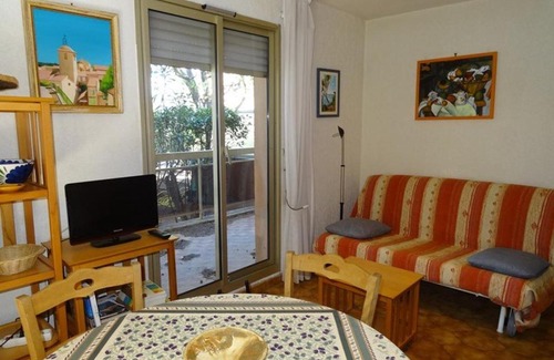 Toulon - Hyeres Apartment | Appartement T2 Cabine avec Grande Terrasse, Proche Port, Plages et Commerces, Parking Inclus - FR-1-335-178