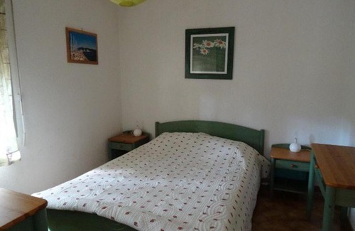 Toulon - Hyeres Apartment | Appartement T2 Cabine avec Grande Terrasse, Proche Port, Plages et Commerces, Parking Inclus - FR-1-335-178