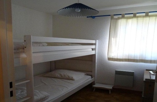 Toulon - Hyeres Apartment | Appartement T2 Cabine avec Grande Terrasse, Proche Port, Plages et Commerces, Parking Inclus - FR-1-335-178