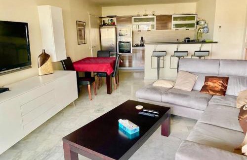 Caucade Apartment | appartement terrasse Nice , chambre , La piscine