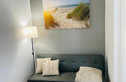 Ortslage Trotha Apartment | Appartement "Tom" mit 3 Schlafzimmern und Parkplatz