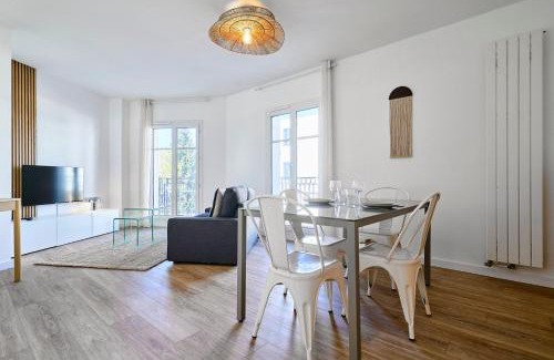 Marcq-en-Baroeul Apartment | Appartement une chambre avec 3 balcons et parking