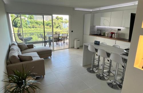 Bastide Giraud Apartment | Appartement vu mer et montagnes