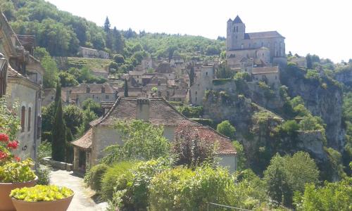 Saint-Cirq-Lapopie House | Appartements - Charme, jardin et vue imprenable en plein coeur de St-Cirq