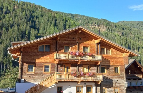 Innervillgraten Apartment | Appartements Höllhaus